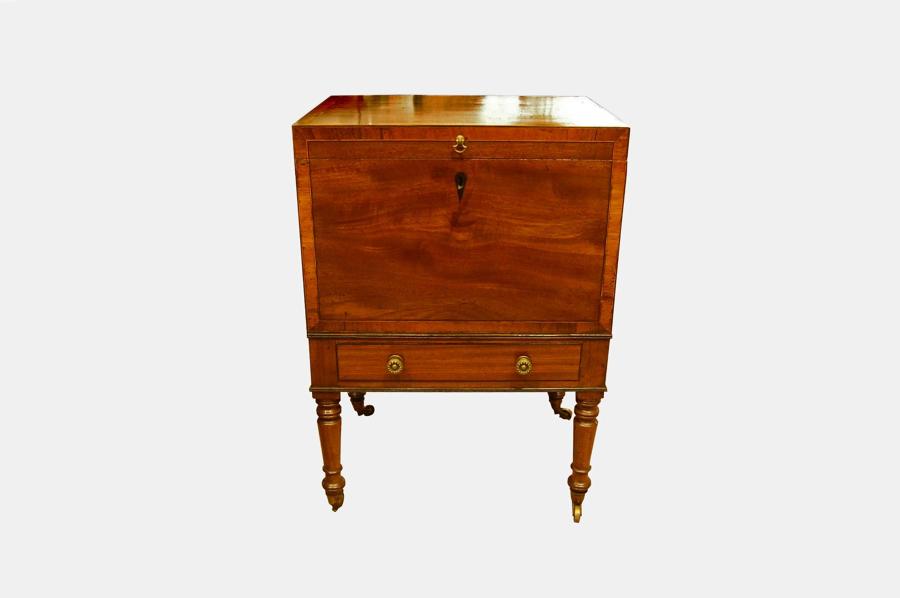 Geo III Mahogany Cellaret on Stand