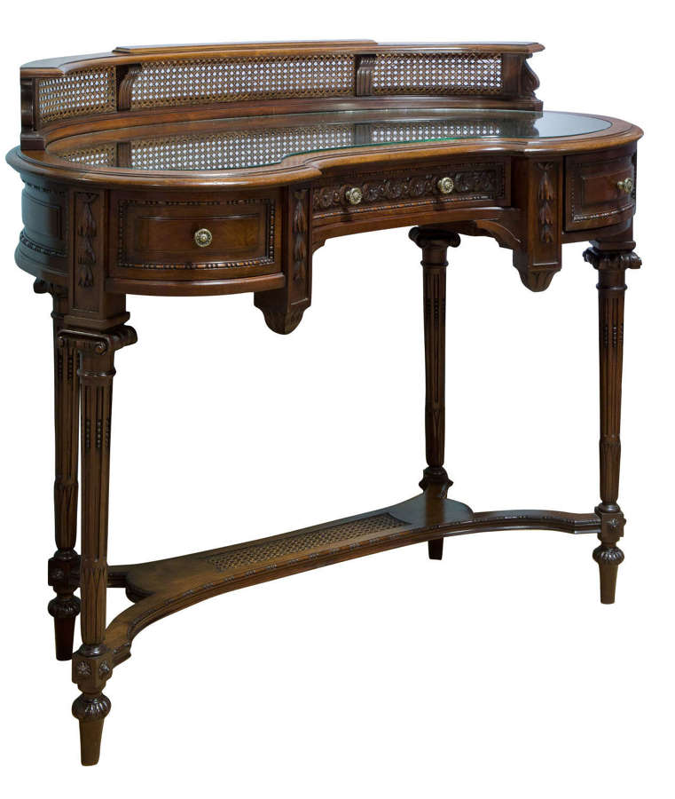 Fine Quality French Kidney Shape Dressing Table