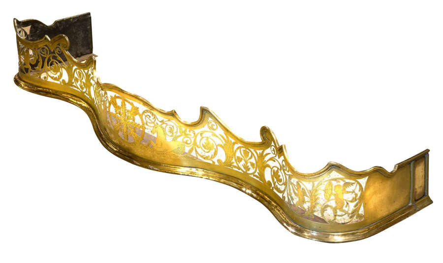 19thc serpentine shaped brass fender