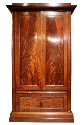 19thC Gentlemans Wardrobe