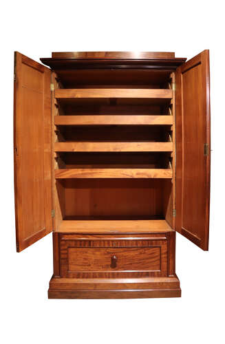 19thC Gentlemans Wardrobe