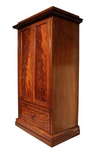 19thC Gentlemans Wardrobe