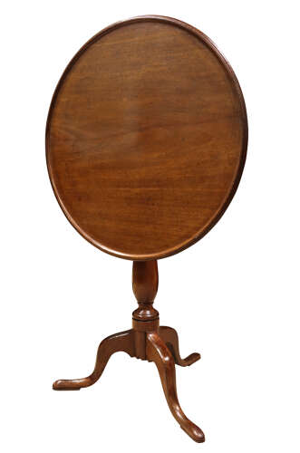 Georgian Mahogany Tilt-Top Table with Dished Top – Early 19th Century