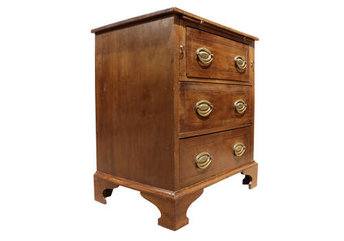 19th Century Mahogany Chest of Drawers with Brushing Slide, c.1840