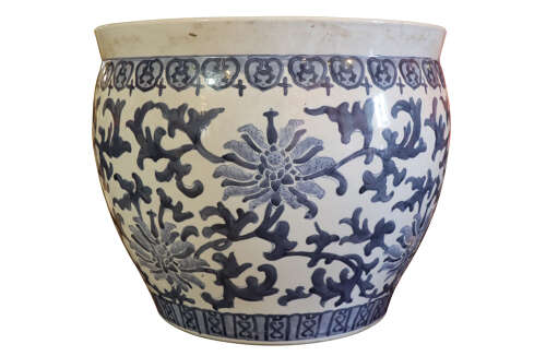 Large Mid-20th Century Chinese Blue and White Porcelain Planter (