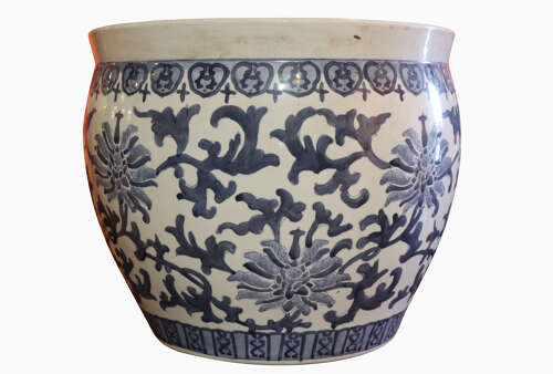 Large Mid-20th Century Chinese Blue and White Porcelain Planter (