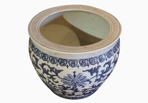 Large Mid-20th Century Chinese Blue and White Porcelain Planter (