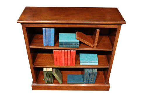 A small, good quality mahogany open bookcase, circa 1900