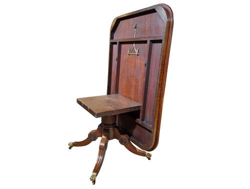 Georgian Mahogany Tilt-Top Dining Table, Circa 1780