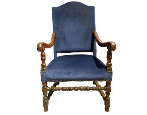 Late 19th-Century Walnut Fauteuil in the William & Mary Style