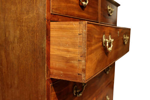 George III mahogany chest of drawers