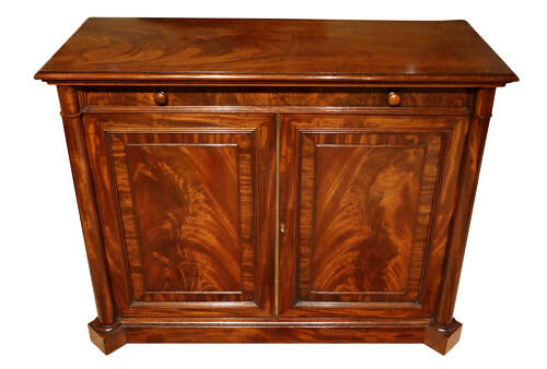 A good quality William IV flame mahogany chiffonier, circa 1820.