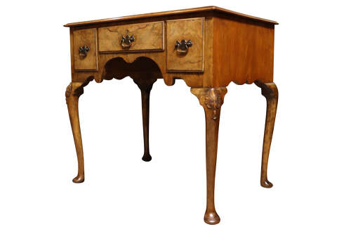 Queen Anne Style Walnut Lowboy / Dressing Table, Early 20th Century