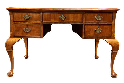 Fine Quality Edwardian Walnut Writing Desk by Gill & Reigate, c.1900