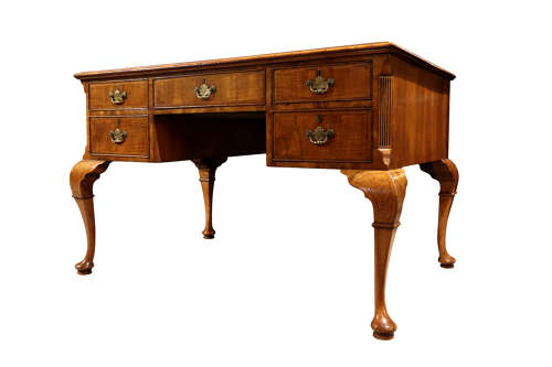 Fine Quality Edwardian Walnut Writing Desk by Gill & Reigate, c.1900