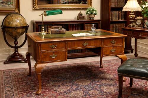 Fine Quality Edwardian Walnut Writing Desk by Gill & Reigate, c.1900