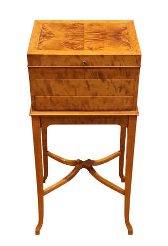Fine Edwardian Satinwood Dressing Table by Mappin & Webb with Fitted Vanity Box c.1910