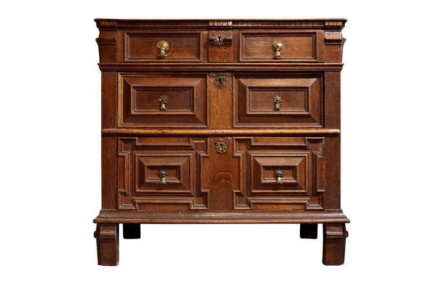 Good Charles II Oak Chest of Drawers &ndash; Moulded Front, circa 1680