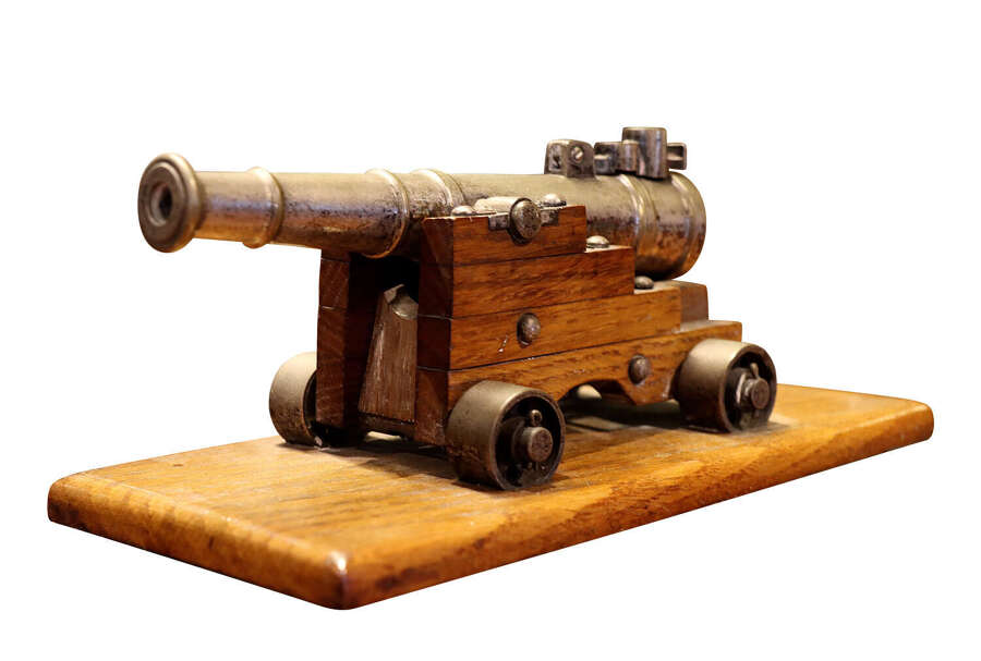 Vintage Brass Cannon Table Lighter on Wooden Gun Carriage, Mid 20th Century