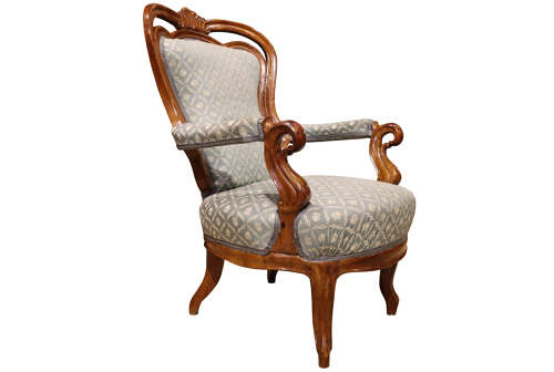 Fine Continental Walnut Three-Piece Salon Suite circa 1890
