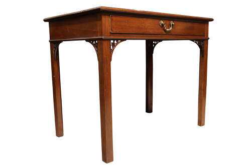 Georgian Mahogany Side Table with Gothic Pierced Brackets c.1800