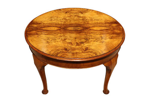 Fine 1920s Figured Walnut Circular Coffee Table with Book-Matched Top